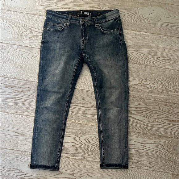 Zhrill size 27 jeans. - Picture 1 of 6
